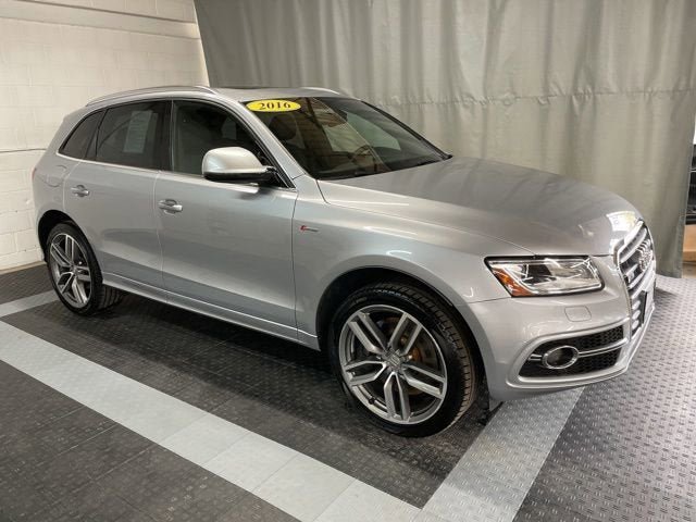 Used 2016 Audi SQ5 Premium Plus w/ Technology Package AWD/4WD image 2