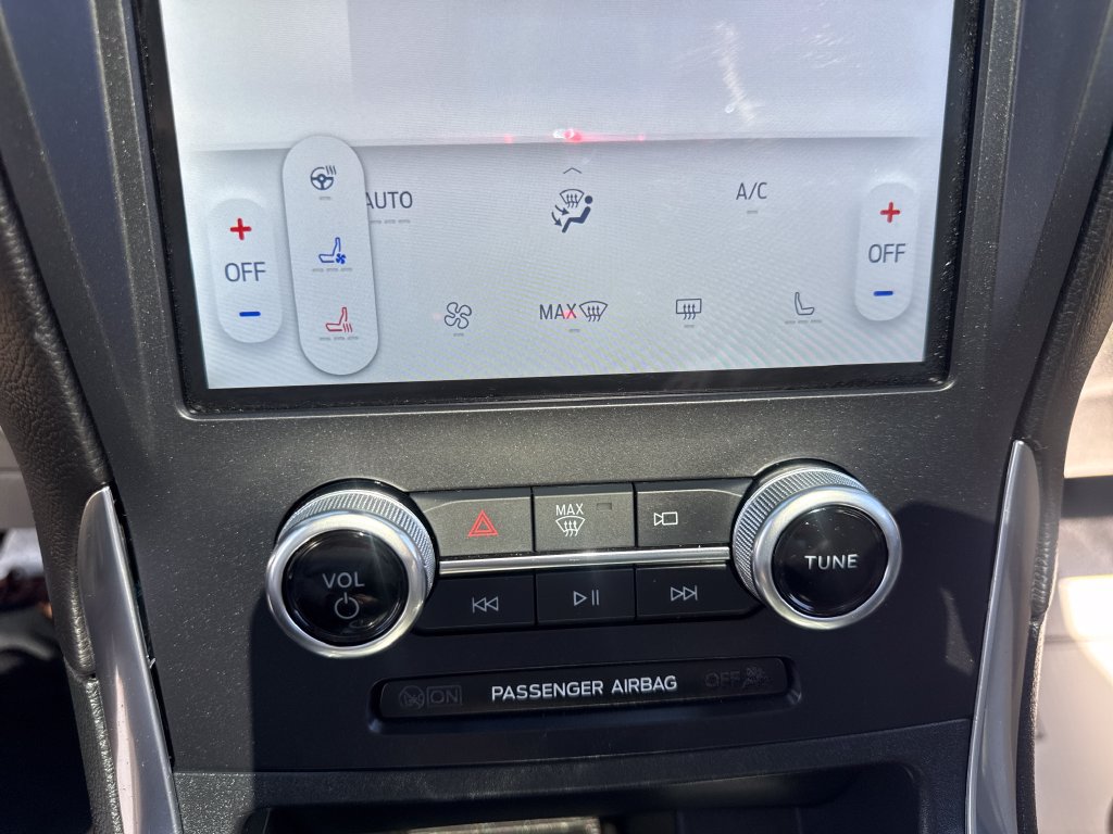 Used 2024 Ford Edge Titanium w/ Equipment Group 301A AWD/4WD image 36