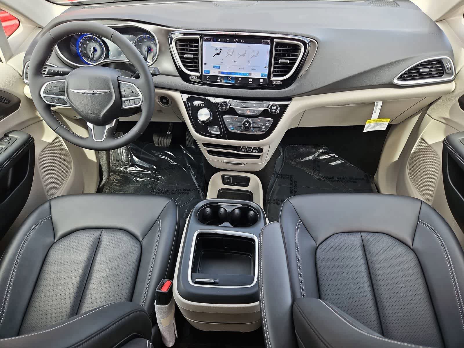 Used 2024 Chrysler Pacifica Touring-L FWD image 19
