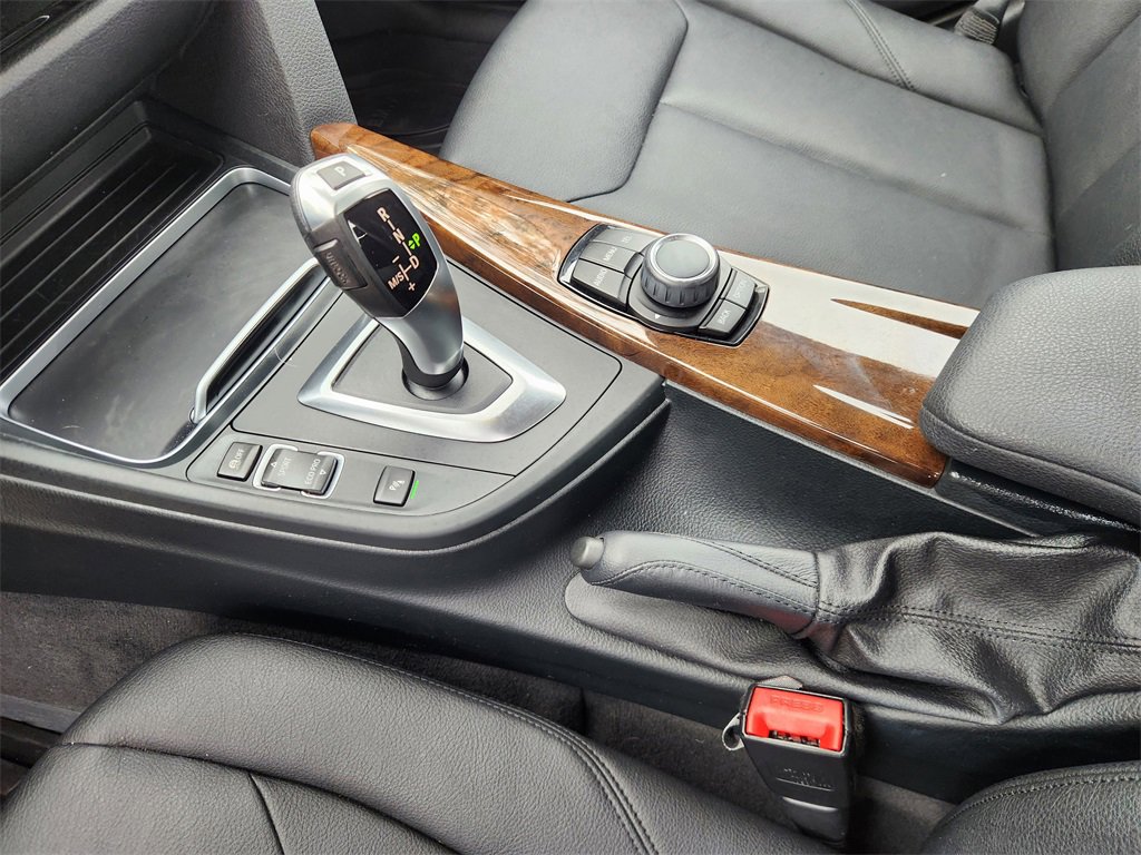 Used 2016 BMW 320i Sedan image 19