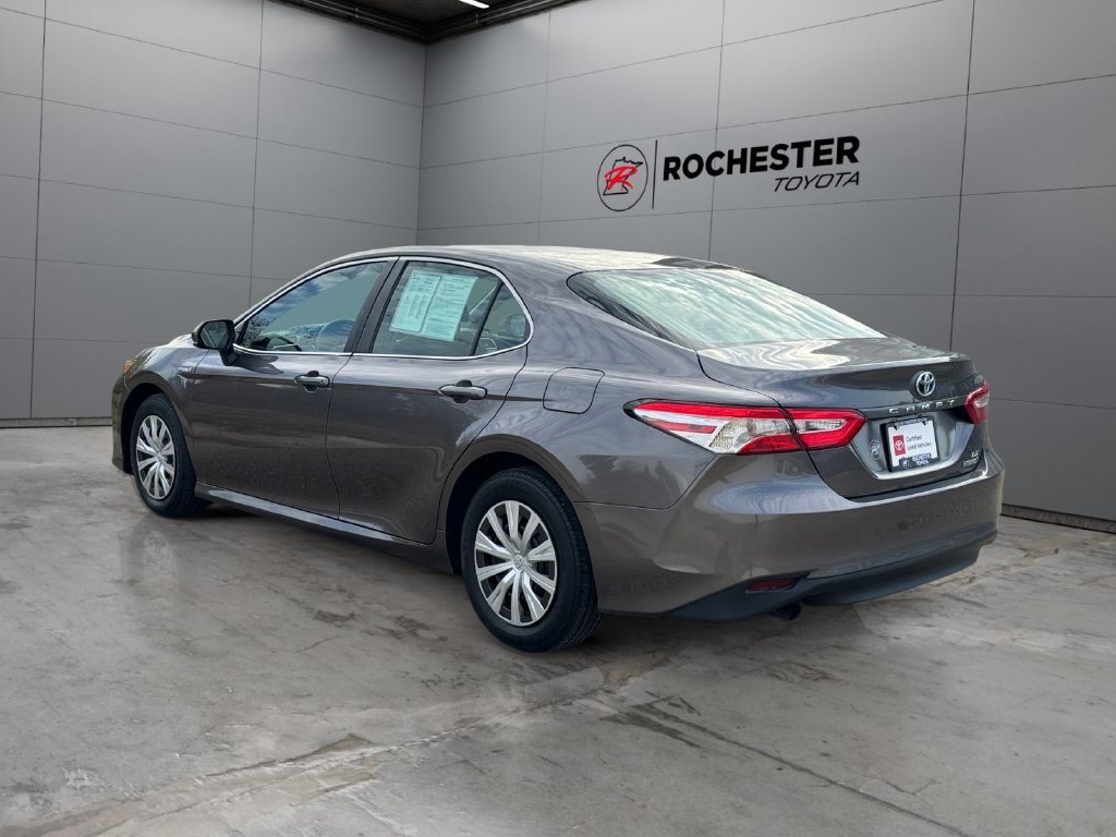 Used 2018 Toyota Camry LE FWD image 3