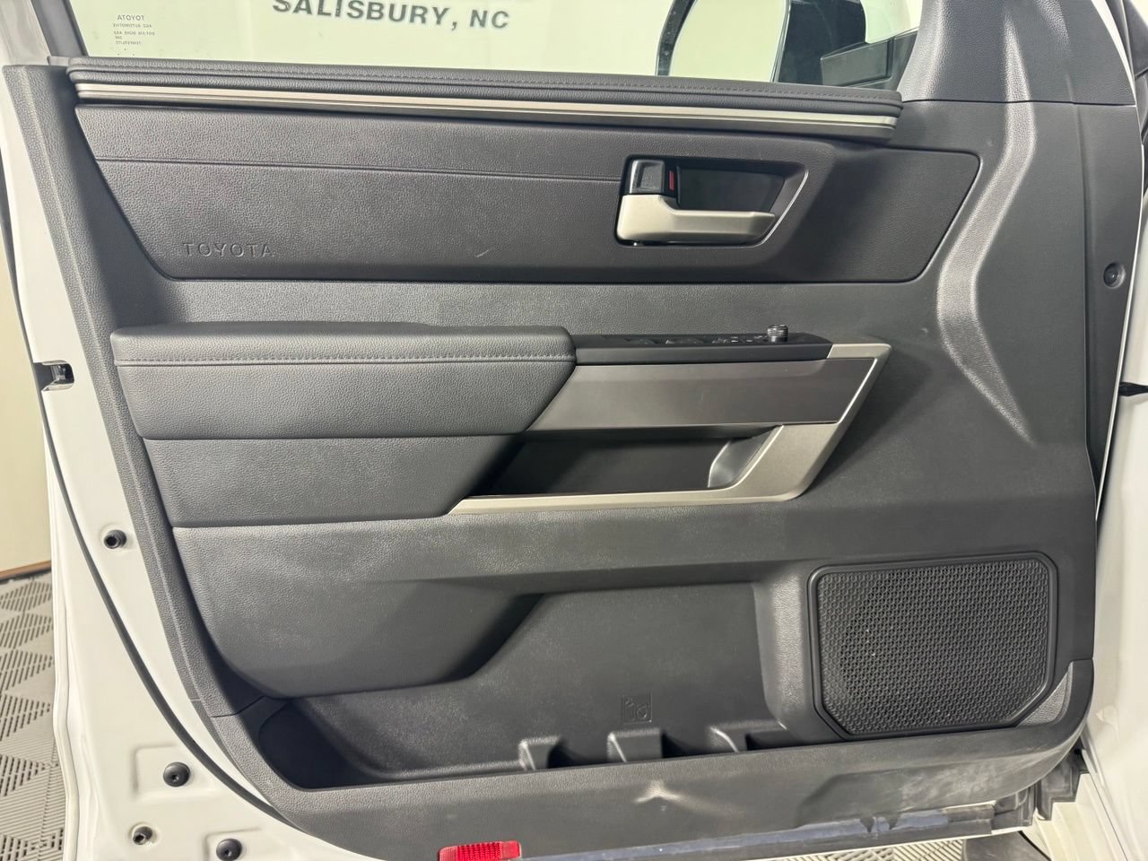 Used 2025 Toyota Sequoia SR5 AWD/4WD image 9