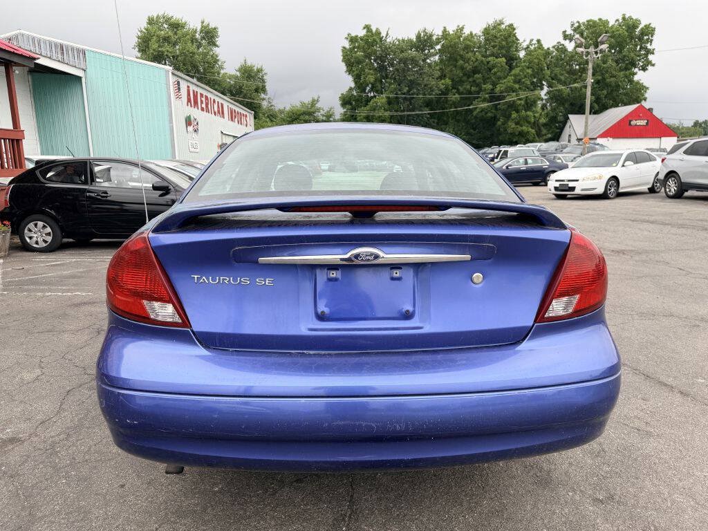 Used 2003 Ford Taurus SE FWD image 4