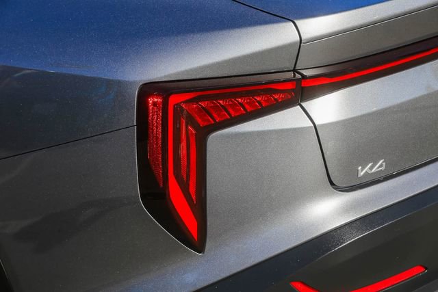 Used 2025 Kia K4 EX image 11