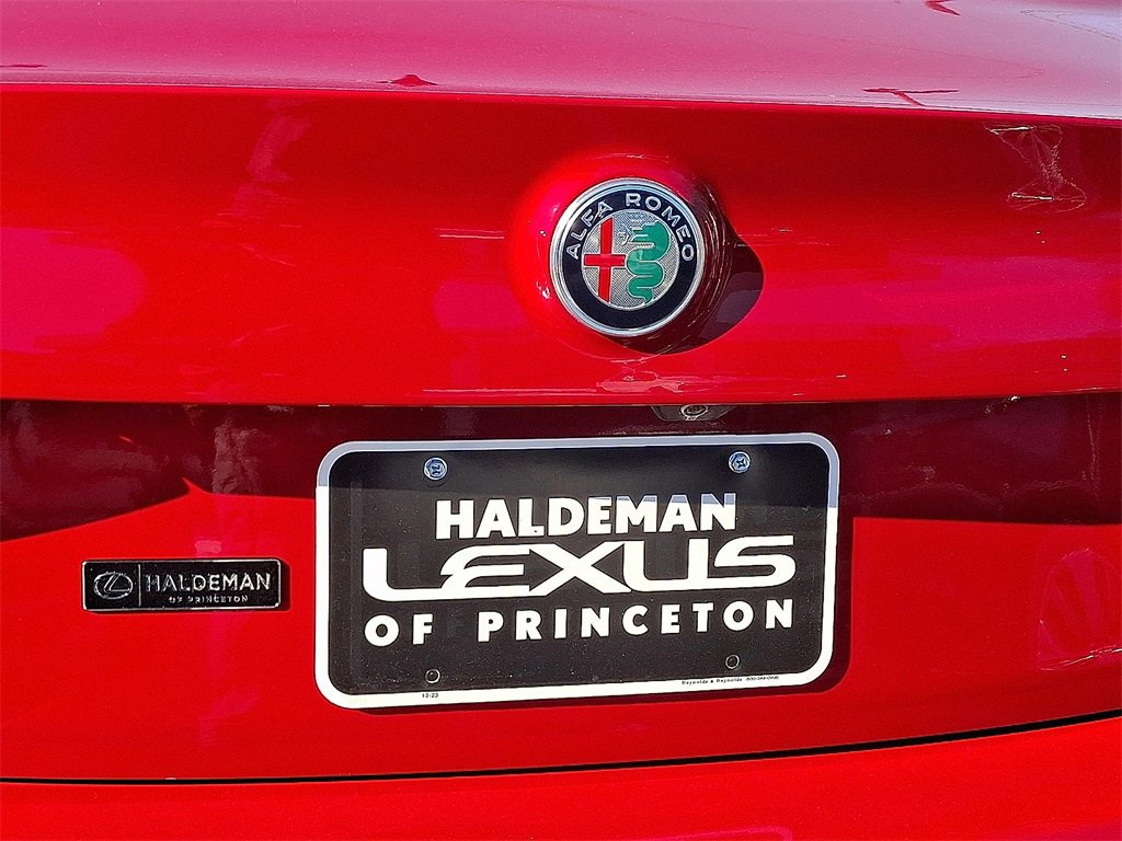 Used 2018 Alfa Romeo Giulia AWD image 24