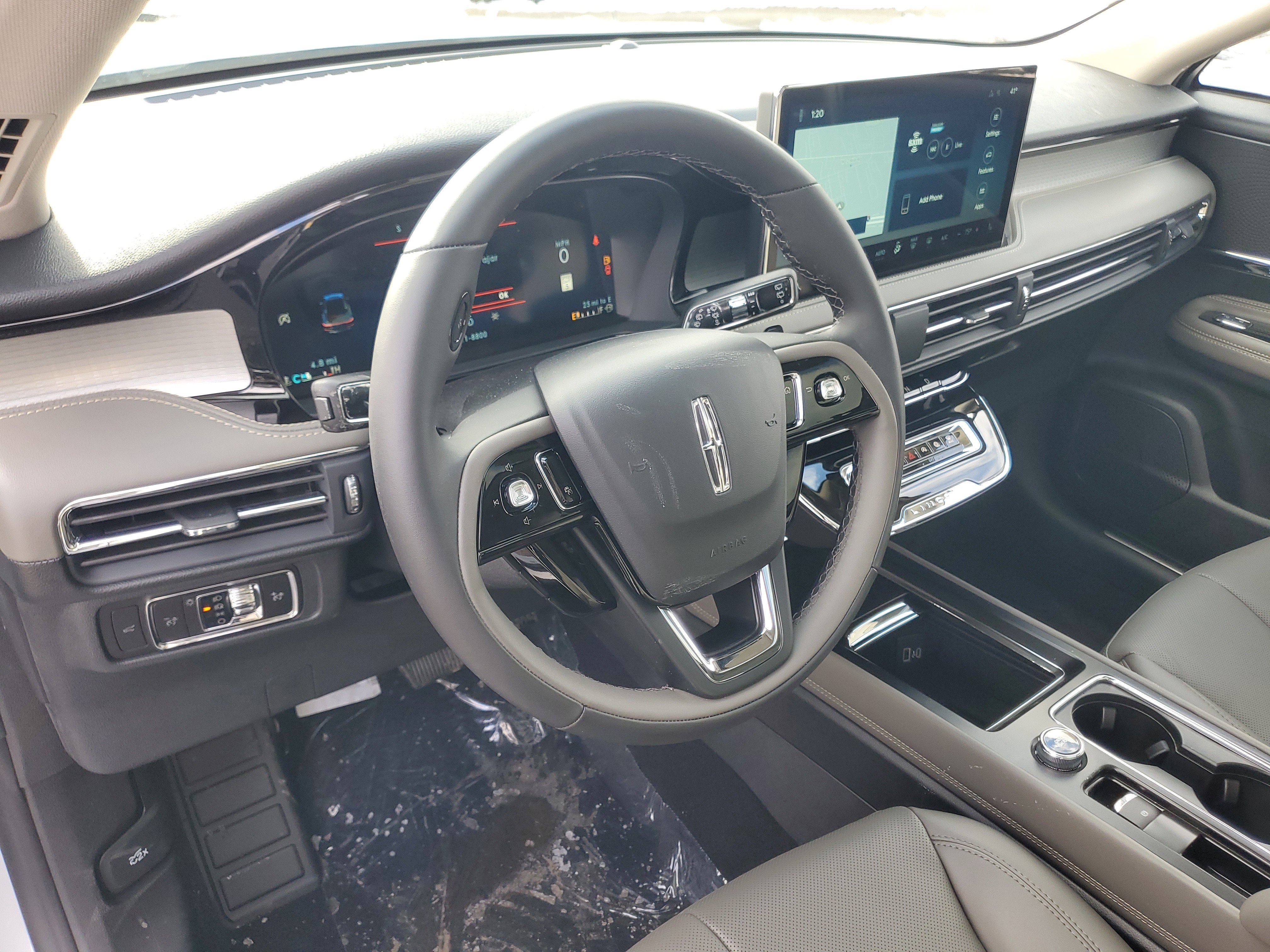 New 2026 Lincoln Corsair Premiere image 13