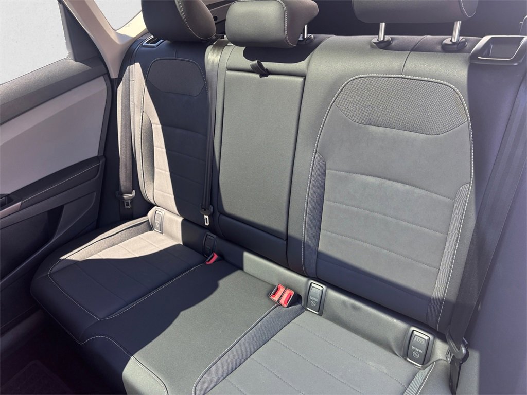 Certified 2024 Volkswagen Taos SE image 13