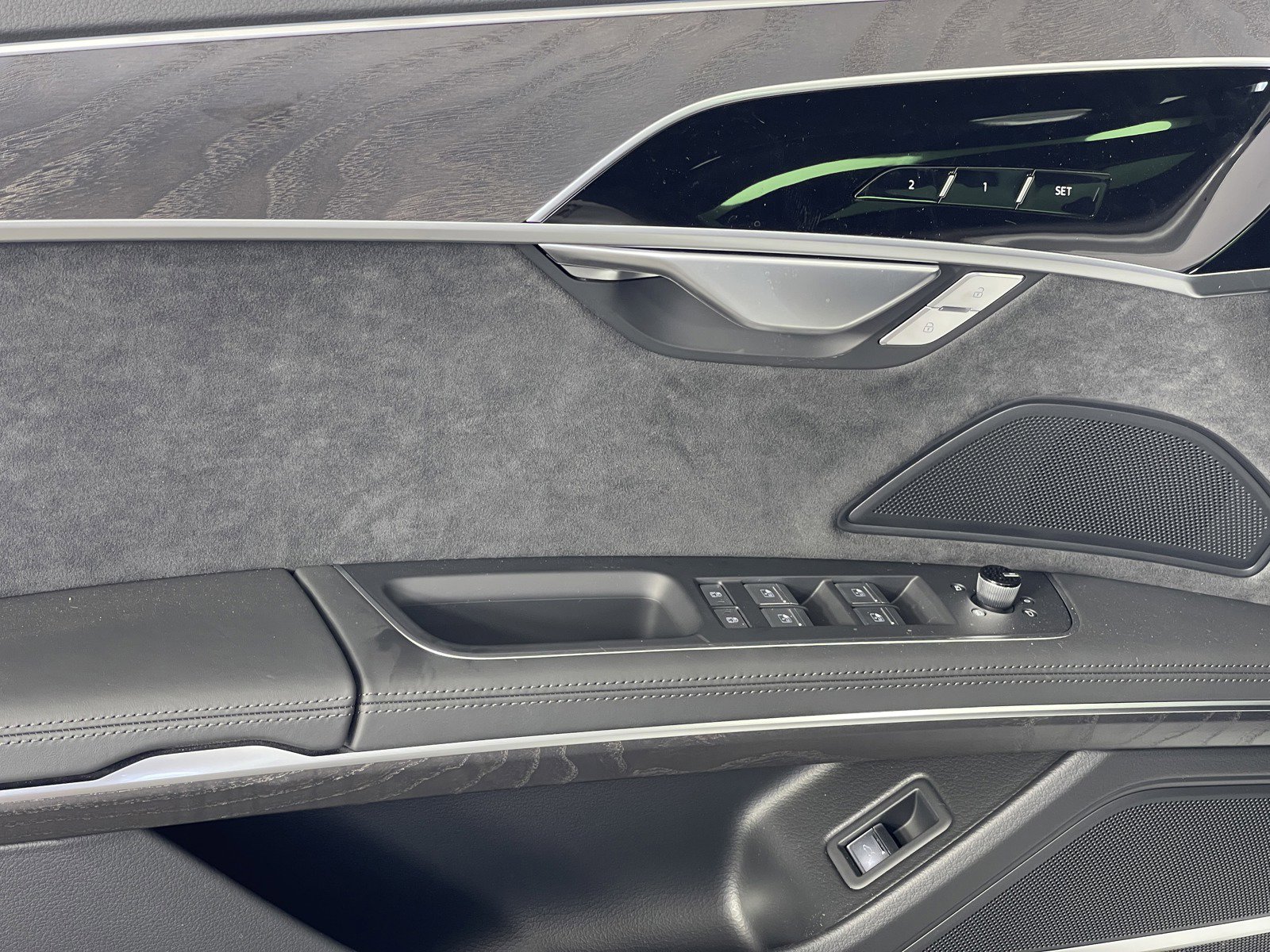 New 2025 Audi A8 L 3.0T image 22