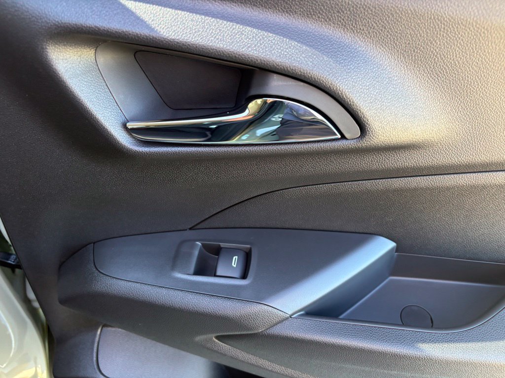 New 2026 Chevrolet Trax ACTIV w/ Sunroof Package FWD image 36