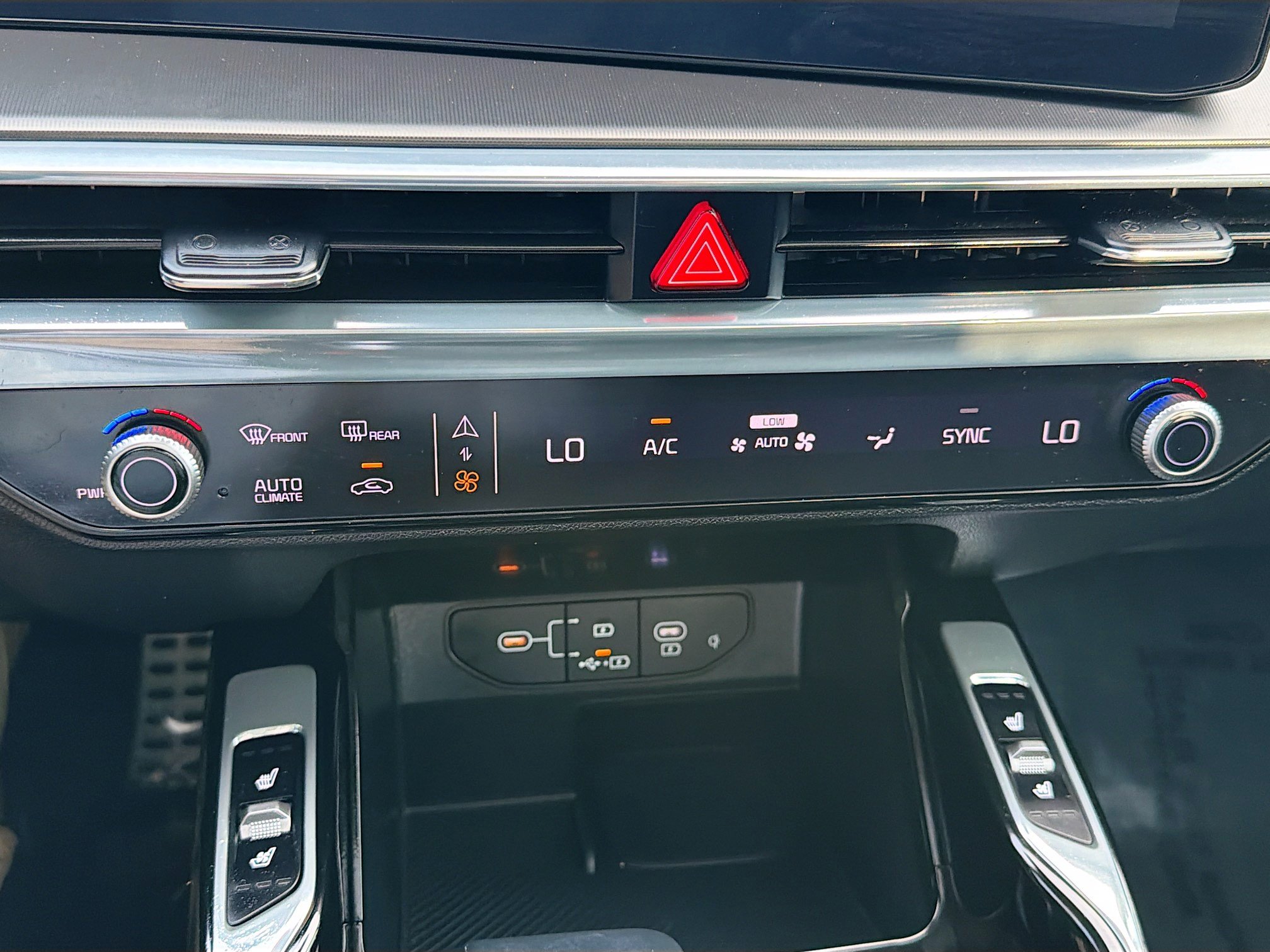 Used 2024 Kia Sorento SX FWD image 35