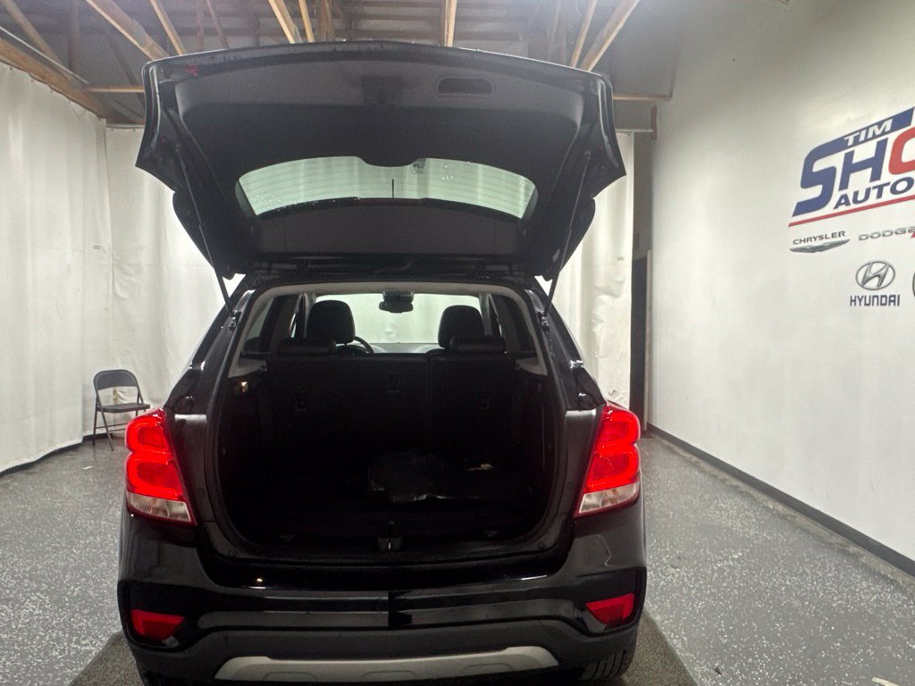Used 2019 Chevrolet Trax LT w/ LT Convenience Package AWD/4WD image 12