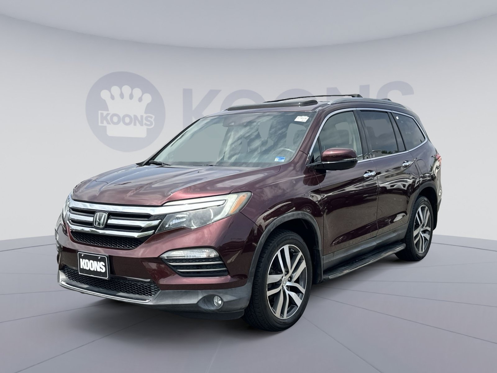 Used 2017 Honda Pilot Touring image 1