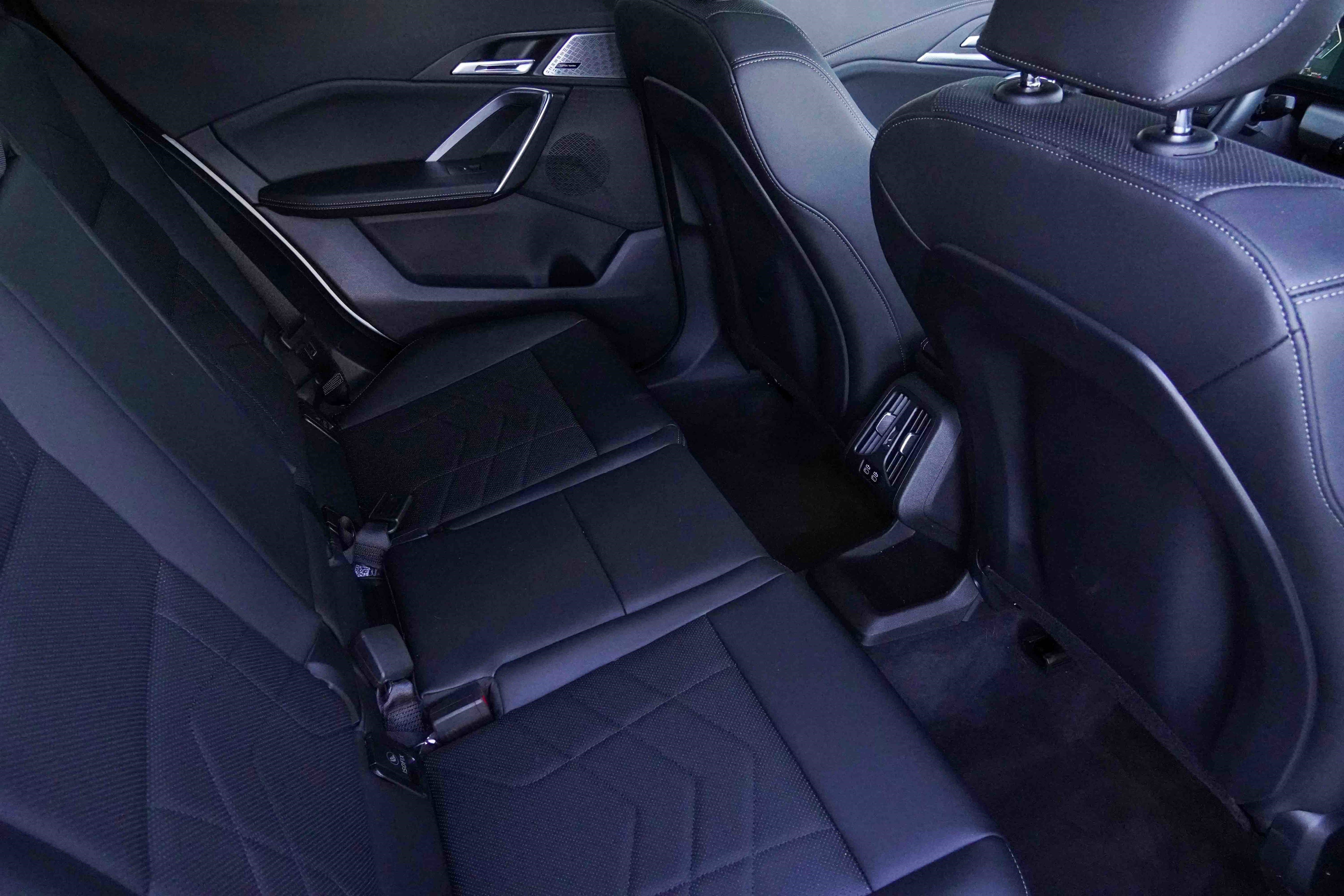 Certified 2025 BMW X2 xDrive28i w/ Premium Package image 33