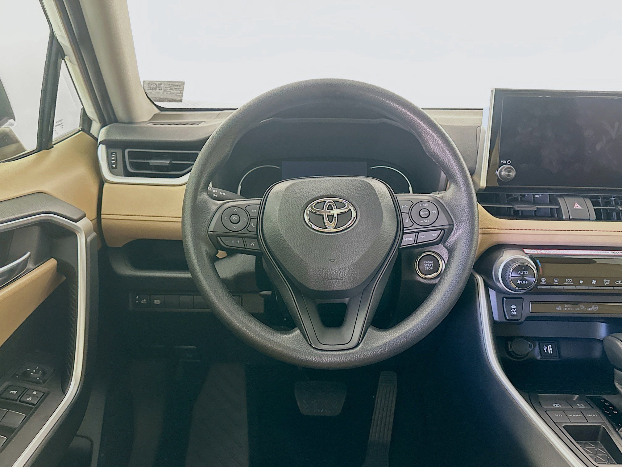 Used 2025 Toyota RAV4 XLE w/ Convenience Package image 18