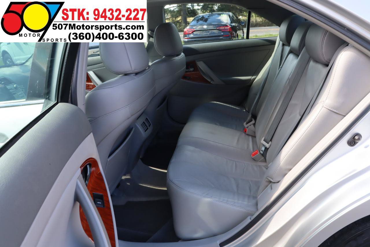 Used 2010 Toyota Camry SE FWD image 14