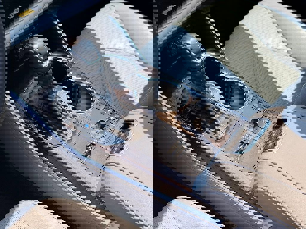 Used 2023 Toyota Highlander Limited FWD image 24