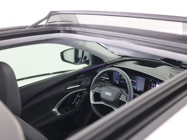 Certified 2025 Audi Q5 Prestige AWD/4WD image 23