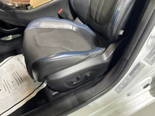 Used 2015 Chrysler 200 S w/ Navigation & Sound Group I AWD/4WD image 18
