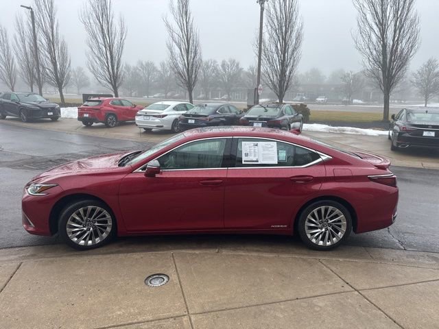 Used 2022 Lexus ES 300h w/ Luxury Package image 6