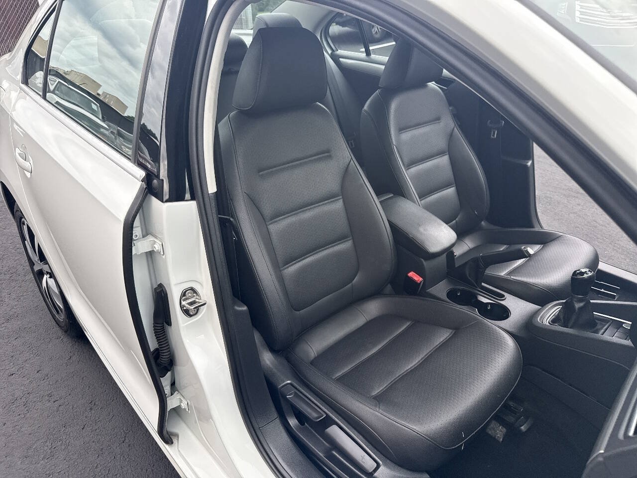 Used 2017 Volkswagen Jetta SE FWD image 27