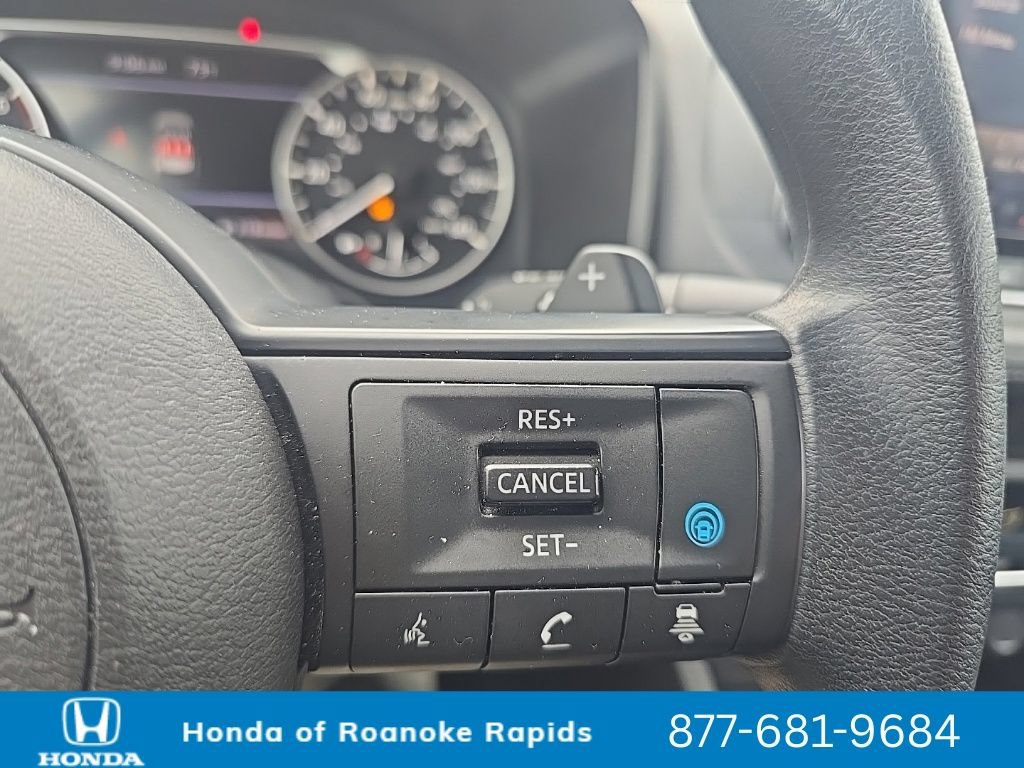 Used 2024 Nissan Rogue SV FWD image 22
