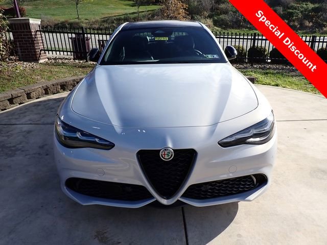 New 2025 Alfa Romeo Giulia AWD w/ Driving Assist Package image 10