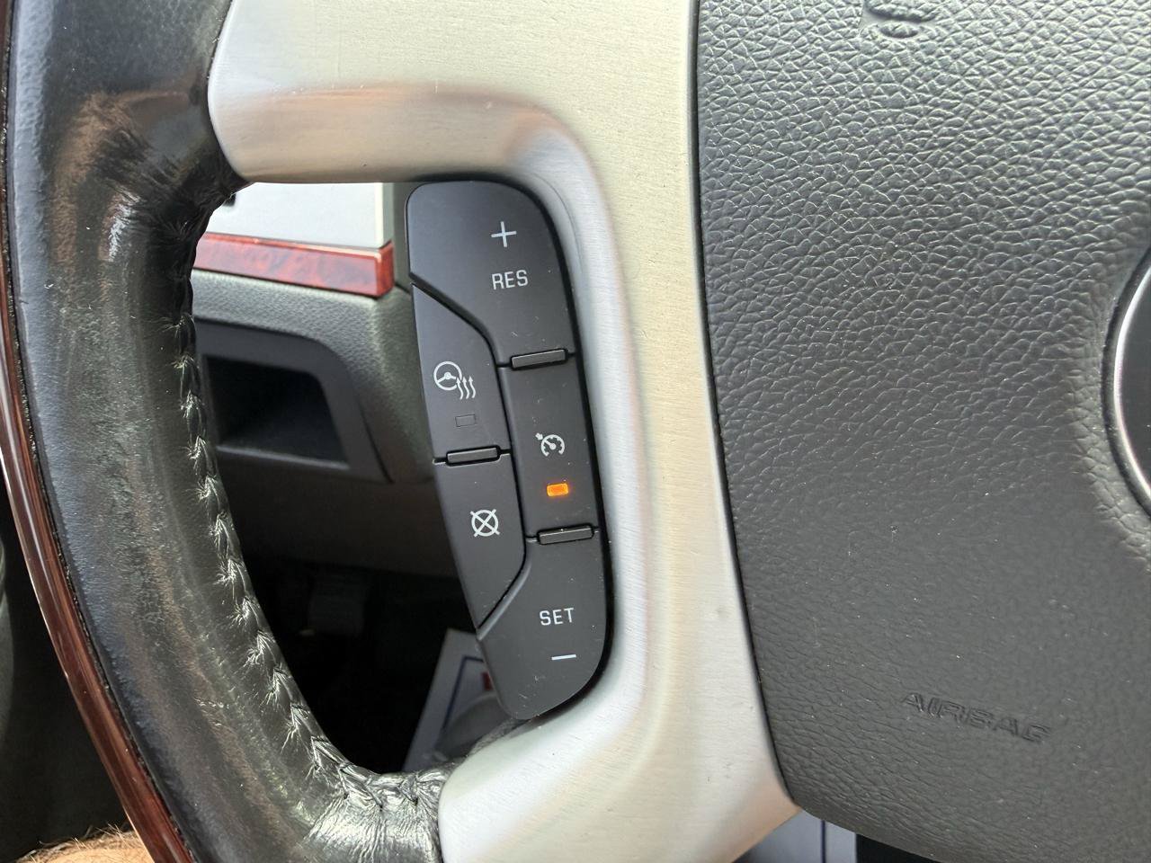 Used 2013 Cadillac Escalade ESV Premium AWD/4WD image 12