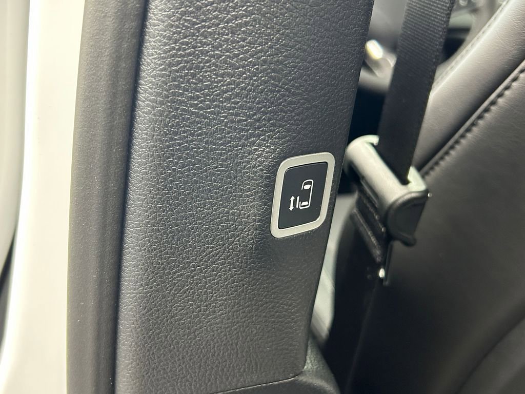 New 2026 Chrysler Voyager LX image 25
