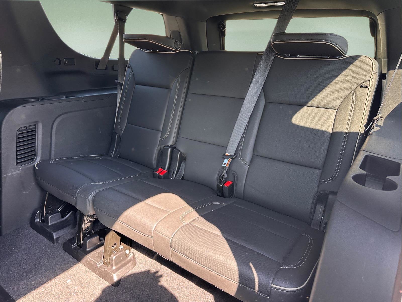 Used 2024 GMC Yukon XL SLT w/ SLT Luxury Package AWD/4WD image 15