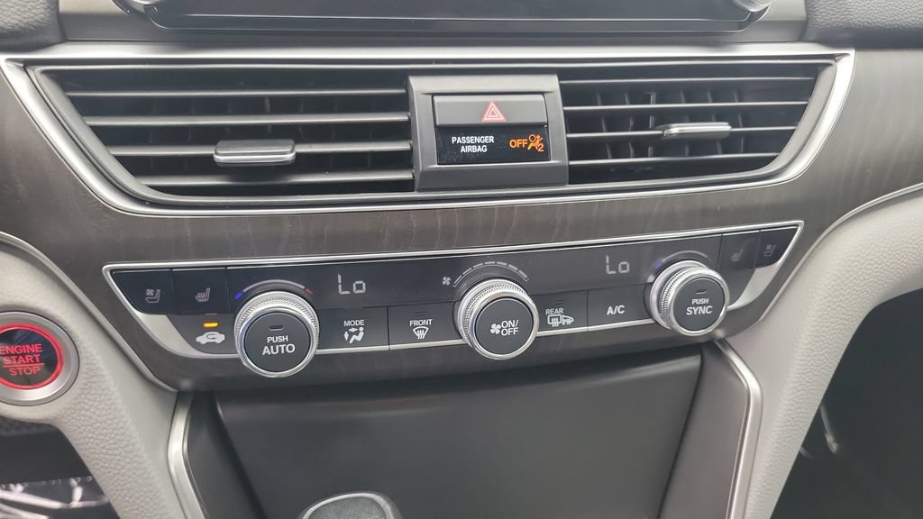 Used 2018 Honda Accord Touring image 15