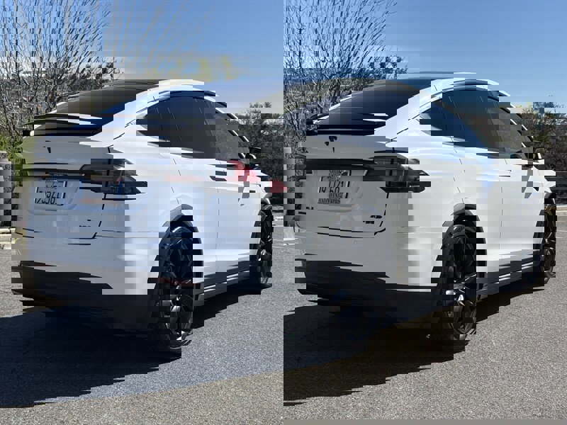 Used 2016 Tesla Model X P90D image 6