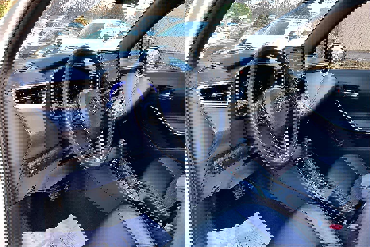 Used 2020 Toyota Corolla XSE image 17