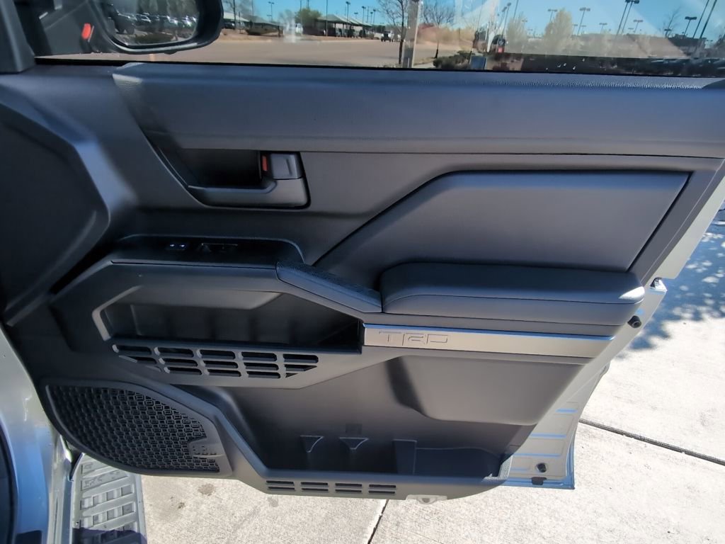 Used 2025 Toyota 4Runner TRD Off-Road Premium AWD/4WD image 30