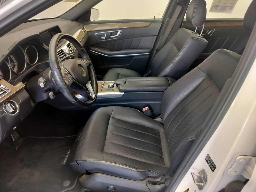 Used 2015 Mercedes-Benz E 400 4MATIC Sedan image 8