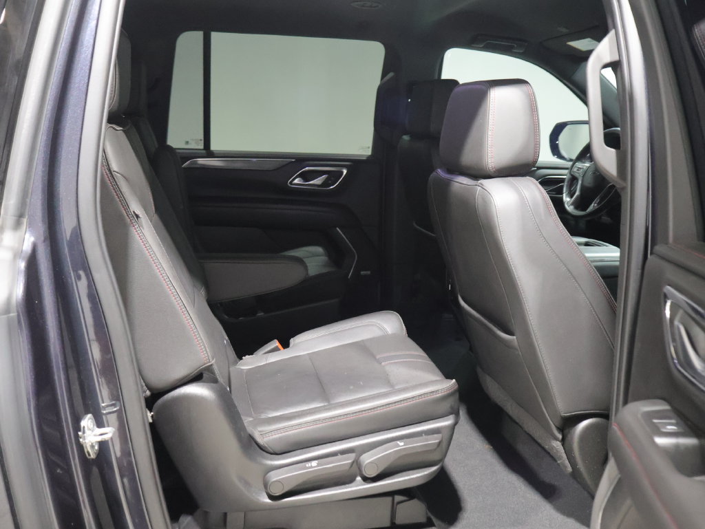Used 2022 Chevrolet Suburban RST w/ Luxury Package AWD/4WD image 21