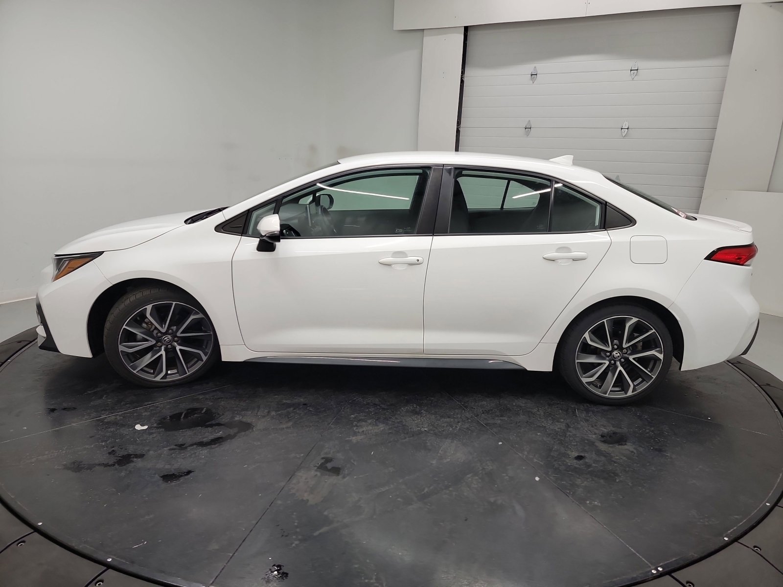 Used 2020 Toyota Corolla SE FWD image 4