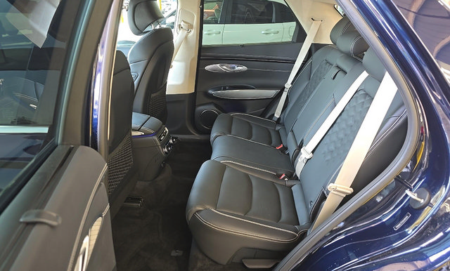 Used 2025 Genesis Electrified GV70 w/ Prestige Package AWD/4WD image 7