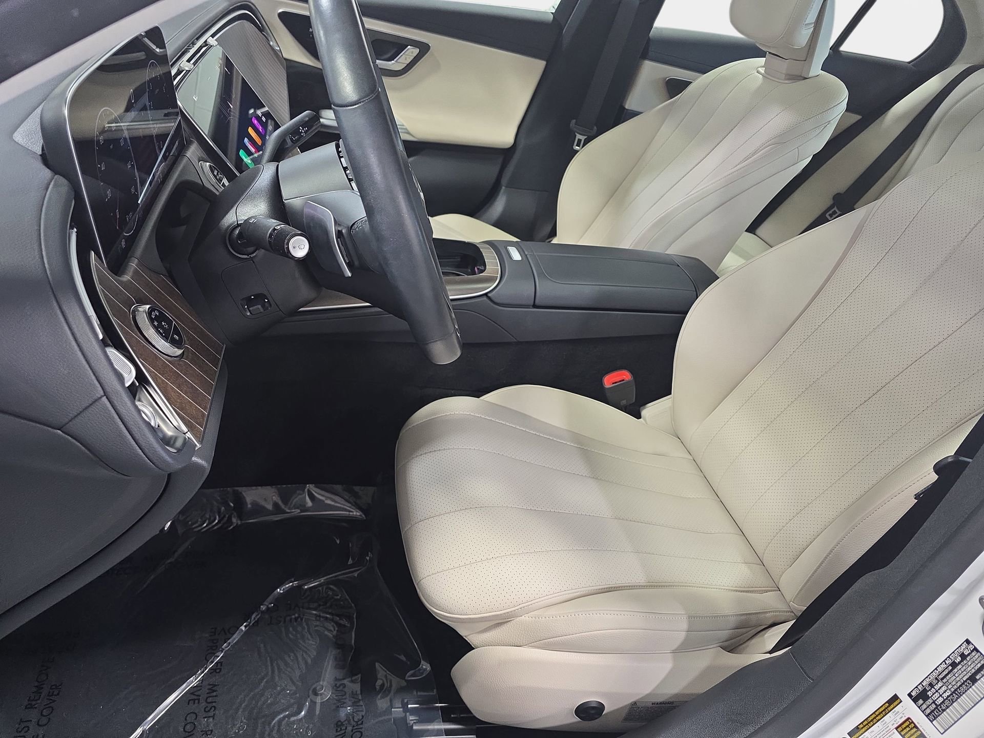 Used 2025 Mercedes-Benz E 350 4MATIC Sedan image 15