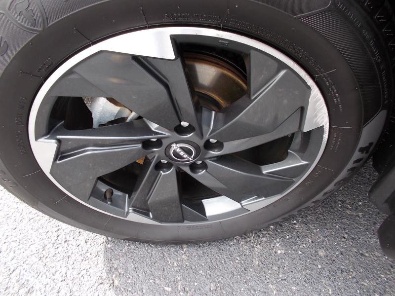 Used 2024 Nissan Rogue SV image 17