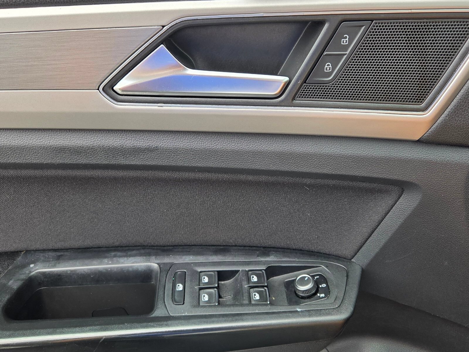 Used 2018 Volkswagen Atlas S FWD image 28