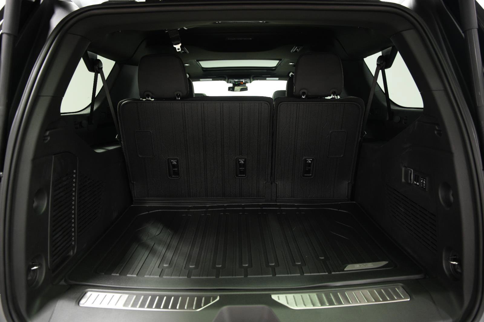 New 2026 GMC Yukon XL Denali w/ Sun & Power Step Package image 14