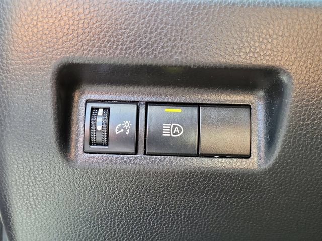 Used 2021 Toyota RAV4 XLE FWD image 13
