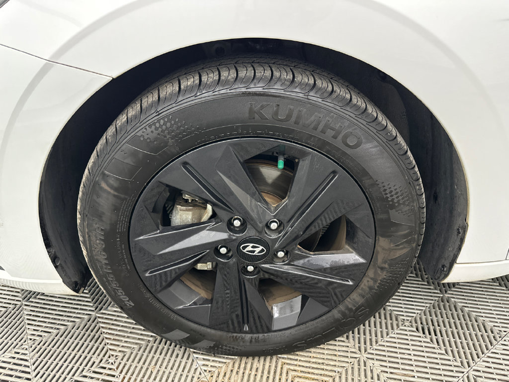 Used 2021 Hyundai Elantra SEL FWD image 9