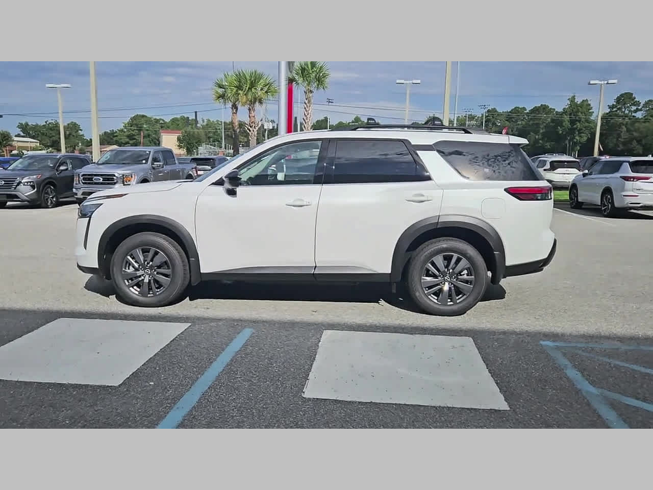 New 2026 Nissan Pathfinder SV w/ Cargo Package FWD image 25