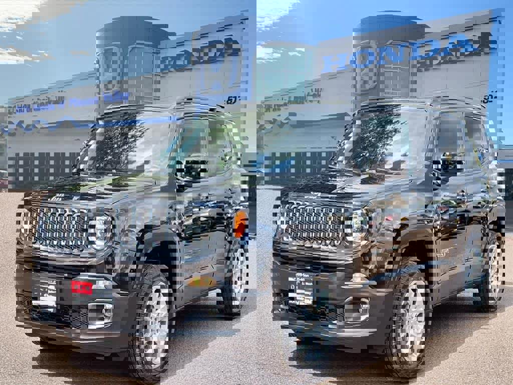 Used 2018 Jeep Renegade Latitude image 1