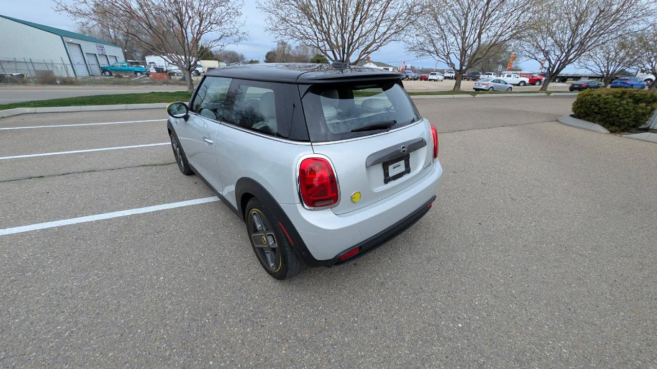 Used 2020 MINI Cooper SE image 3