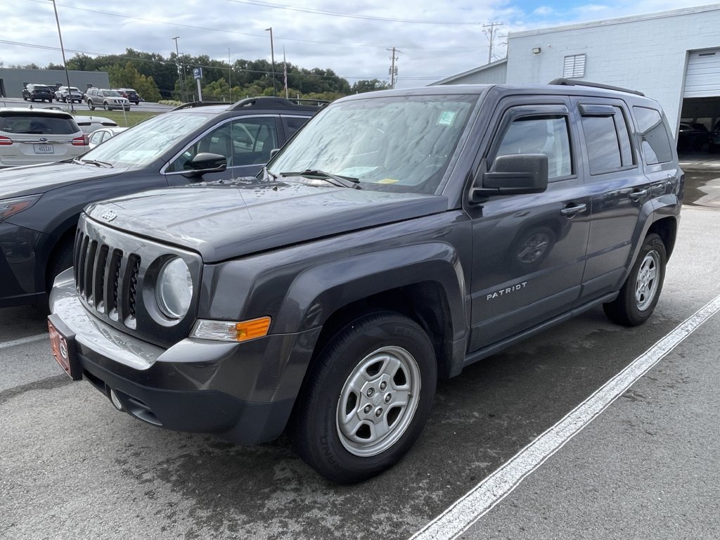 Used 2014 Jeep Patriot Sport w/ Power Value Group FWD image 3