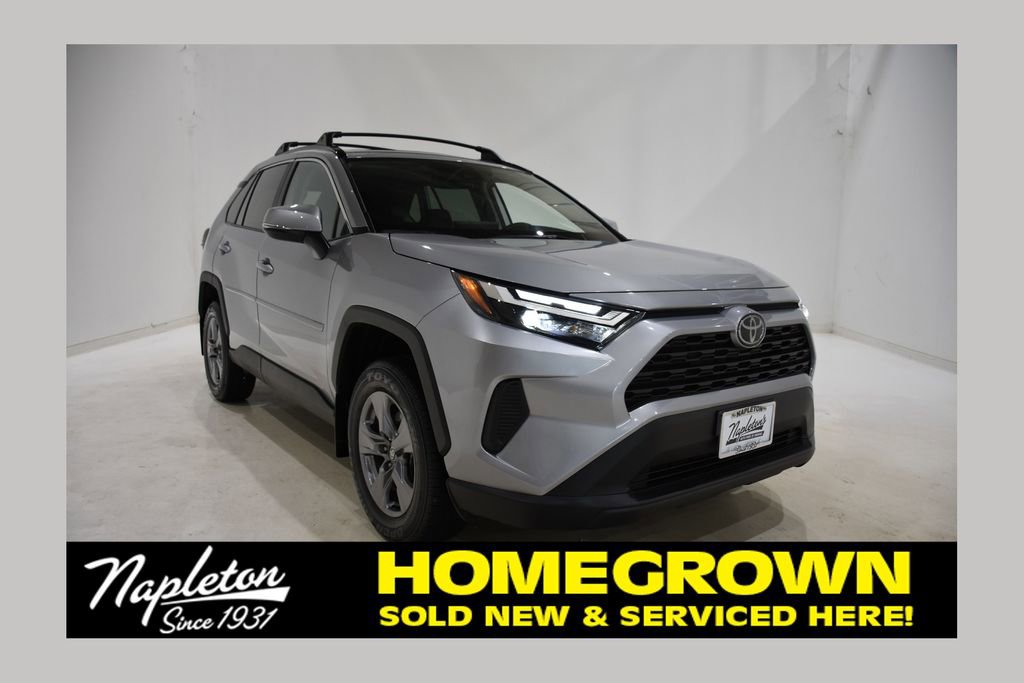 Used 2025 Toyota RAV4 XLE image 1