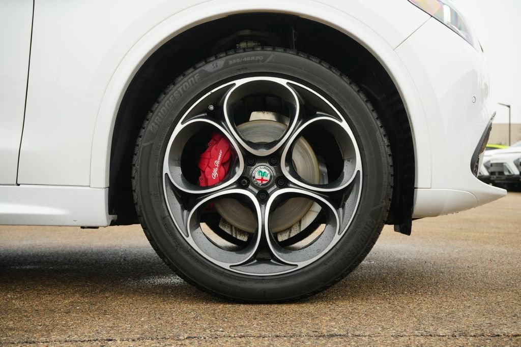 Used 2020 Alfa Romeo Stelvio Ti w/ Active Blind Spot Package image 10