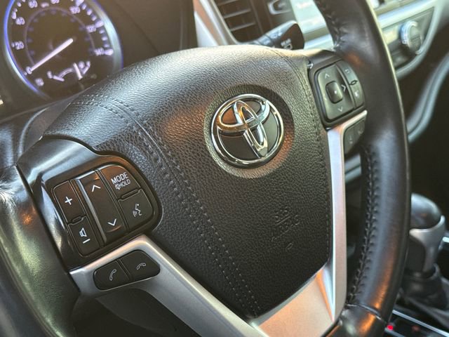 Used 2019 Toyota Highlander XLE image 19
